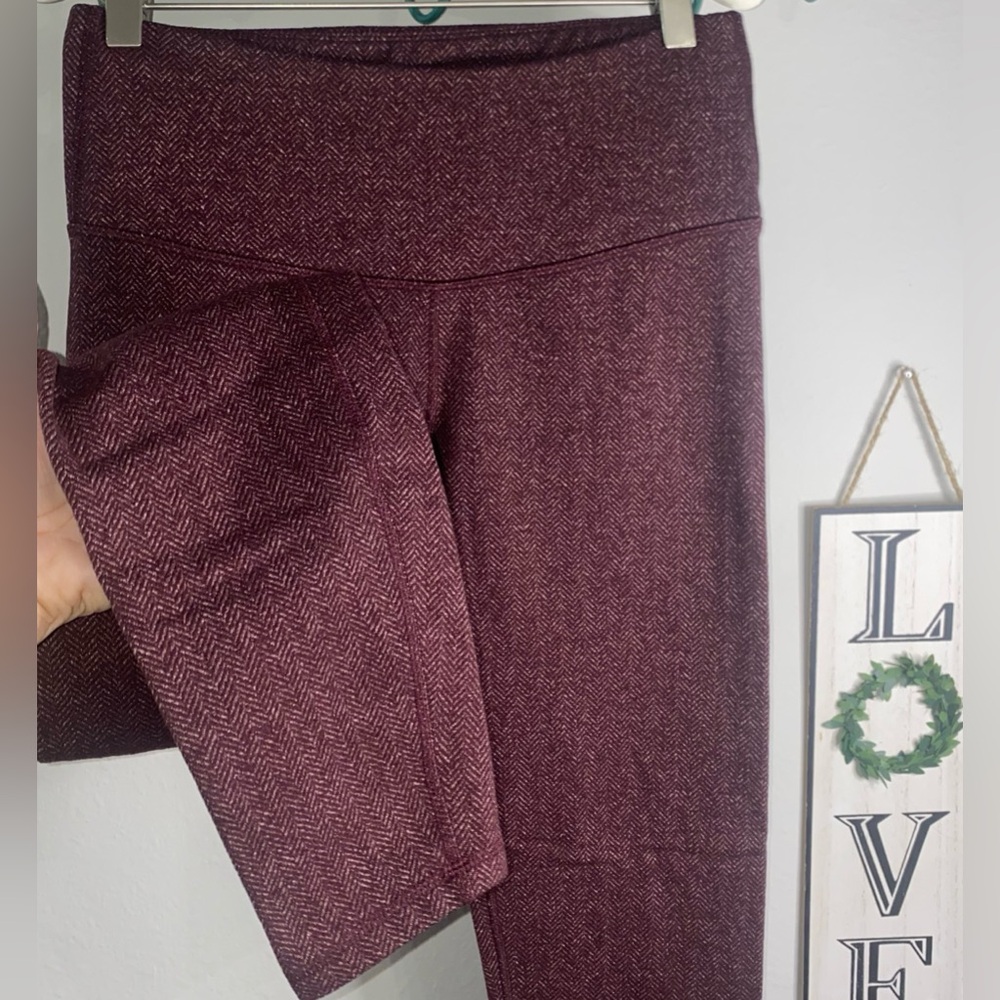 OLD NAVY ACTIVE TWEED MAROON LEGGINGS